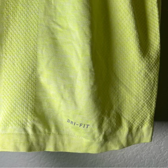 Nike Dri-Fit Women’s Workout Running Strappy Tank Top Size Small Neon Yellow - Picture 5 of 7